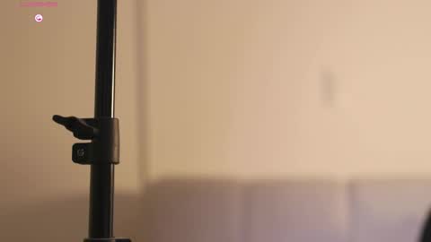 baby_rausch online show from December 1, 2025, 8:19 am