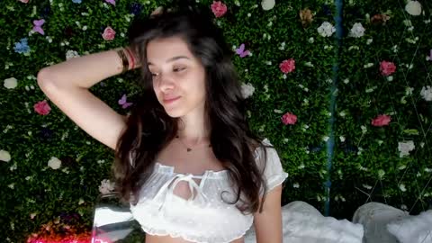 Aylin  online show from September 19, 2025, 5:09 am