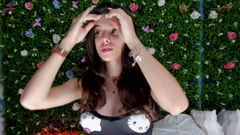 Aylin  online show from September 24, 2025, 4:16 am