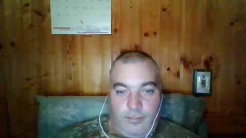 Snapshot of babybaby83 chatting on December 6, 2024, 1:51 am Darren online show from December 6, 2024, 1:51 am