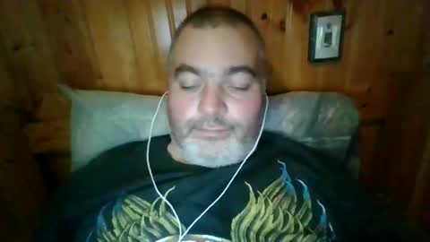 Snapshot of babybaby83 chatting on December 20, 2024, 12:30 am Darren online show from December 20, 2024, 12:30 am