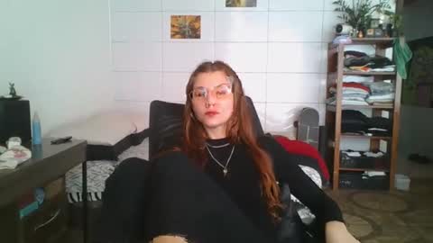 Snapshot of babydemon6 chatting on October 12, 2025, 2:05 pm babydemon6 online show from October 12, 2025, 2:05 pm