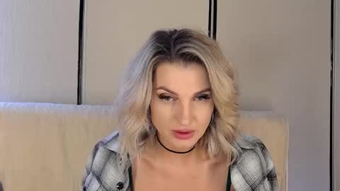 Kate online show from November 7, 2025, 5:02 pm