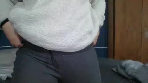 Snapshot of babyelle0 chatting on December 4, 2024, 2:53 am Your Highness Elle online show from December 4, 2024, 2:53 am