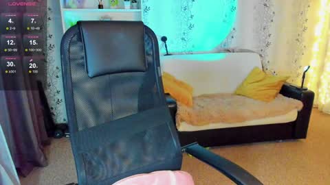 Snapshot of babyfoxyy chatting on December 5, 2024, 1:49 pm maddy online show from December 5, 2024, 1:49 pm