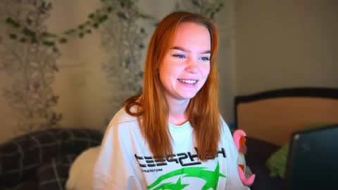 Snapshot of babyfoxyy chatting on December 20, 2024, 4:57 pm maddy online show from December 20, 2024, 4:57 pm