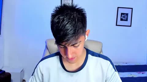 Snapshot of babymaik chatting on November 30, 2025, 1:04 pm babymaik online show from November 30, 2025, 1:04 pm