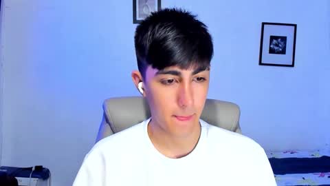 Snapshot of babymaik chatting on December 2, 2025, 2:01 pm babymaik online show from December 2, 2025, 2:01 pm