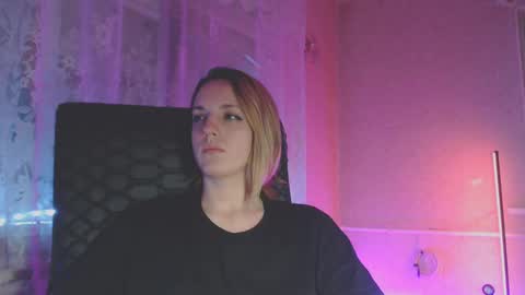 Sonya online show from February 2, 2025, 3:43 am