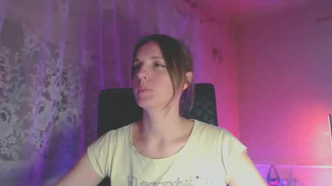 Sonya online show from November 14, 2025, 7:34 pm