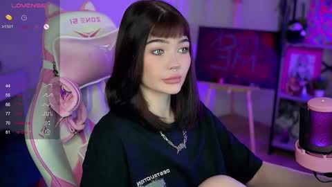 Snapshot of babyroxynill chatting on December 12, 2024, 11:14 pm Nika online show from December 12, 2024, 11:14 pm