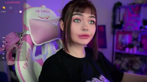 Snapshot of babyroxynill chatting on January 23, 2025, 11:47 pm Nika online show from January 23, 2025, 11:47 pm