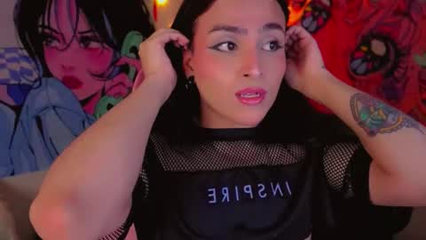 babysofix_ online show from November 4, 2025, 1:32 pm