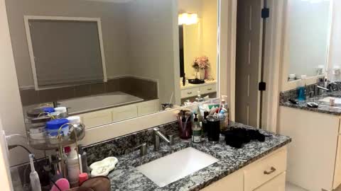 Snapshot of badboyson65 chatting on February 23, 2025, 5:01 am HotWifeFun32 online show from February 23, 2025, 5:01 am