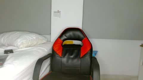 Snapshot of badbunny_69_ chatting on February 3, 2025, 11:20 am badbunny_69_ online show from February 3, 2025, 11:20 am