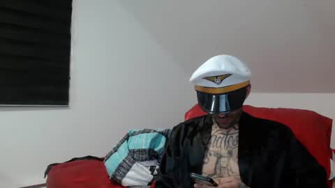 Snapshot of badcouple_ chatting on January 25, 2025, 4:02 am BadCouple  online show from January 25, 2025, 4:02 am