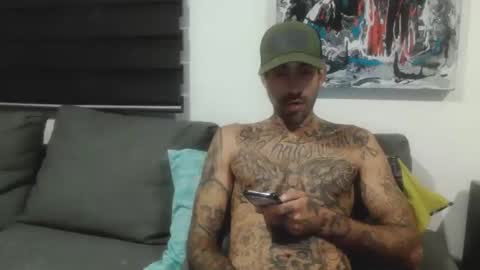 Snapshot of badcouple_ chatting on September 12, 2025, 3:28 am BadCouple  online show from September 12, 2025, 3:28 am