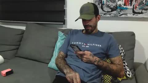 Snapshot of badcouple_ chatting on September 20, 2025, 4:46 am BadCouple  online show from September 20, 2025, 4:46 am