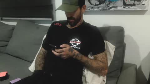 Snapshot of badcouple_ chatting on September 26, 2025, 11:42 pm BadCouple  online show from September 26, 2025, 11:42 pm
