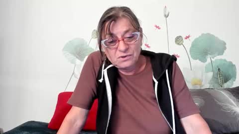 Gina online show from September 30, 2025, 2:33 pm