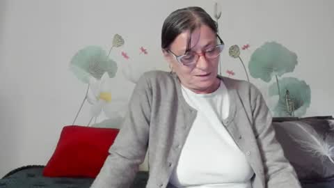 Gina online show from October 6, 2025, 9:07 am