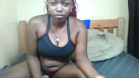 Snapshot of bads_girles chatting on December 4, 2025, 5:28 am bads_girles online show from December 4, 2025, 5:28 am
