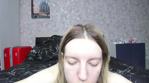 Snapshot of baiambel_mi chatting on October 29, 2025, 3:36 pm holly online show from October 29, 2025, 3:36 pm