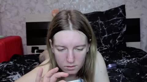 Snapshot of baiambel_mi chatting on November 20, 2025, 3:56 pm holly online show from November 20, 2025, 3:56 pm