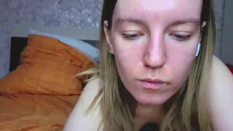 Snapshot of baiambel_mi chatting on December 14, 2025, 3:39 pm holly online show from December 14, 2025, 3:39 pm