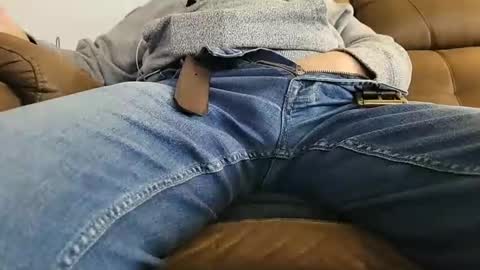 bald_bone online show from November 3, 2025, 4:52 pm