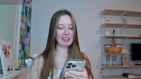 Snapshot of bam_bi chatting on October 17, 2025, 8:44 pm Kira online show from October 17, 2025, 8:44 pm