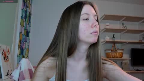 Kira online show from November 24, 2025, 1:44 pm