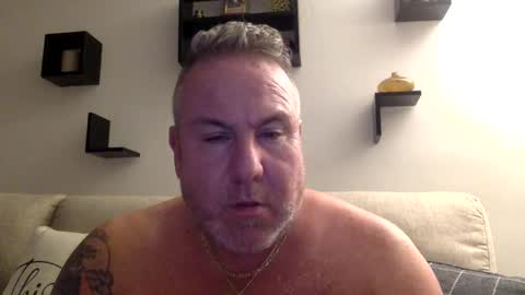 Snapshot of banana5289 chatting on December 17, 2024, 9:27 pm banana5289 online show from December 17, 2024, 9:27 pm