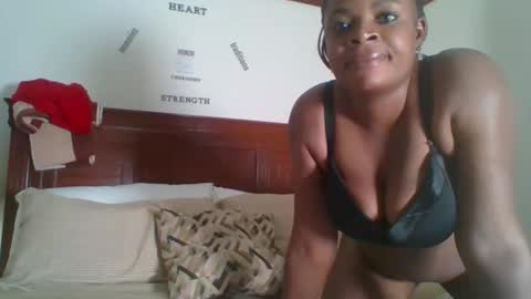 banana_charly online show from November 11, 2025, 12:16 pm