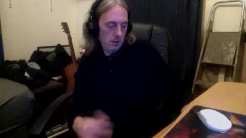 Snapshot of bangintoleather chatting on October 18, 2025, 2:36 am bangintoleather online show from October 18, 2025, 2:36 am