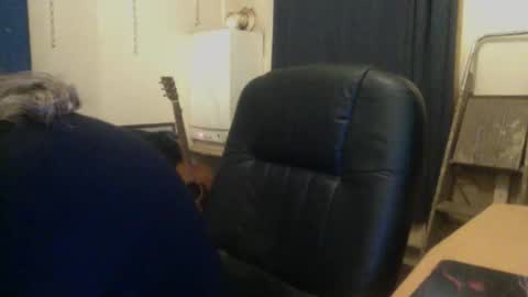 Snapshot of bangintoleather chatting on November 2, 2025, 3:09 am bangintoleather online show from November 2, 2025, 3:09 am