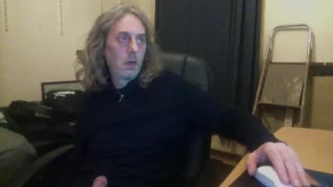 Snapshot of bangintoleather chatting on November 7, 2025, 3:06 am bangintoleather online show from November 7, 2025, 3:06 am