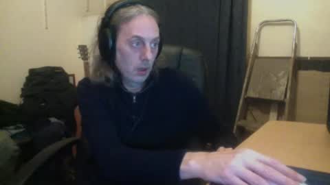 Snapshot of bangintoleather chatting on November 27, 2025, 2:57 am bangintoleather online show from November 27, 2025, 2:57 am