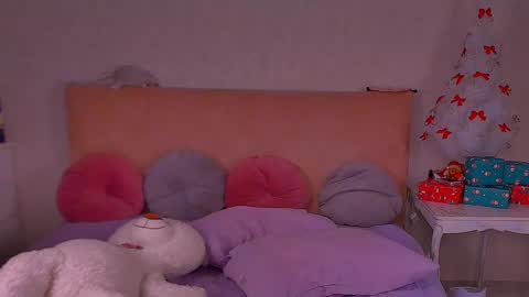 Barbie Kim online show from January 12, 2025, 1:53 am