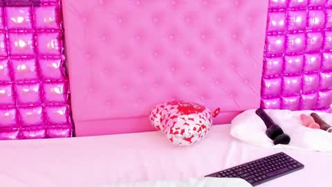 Snapshot of barbarahills_21 chatting on February 16, 2025, 8:10 am Barbie Hills online show from February 16, 2025, 8:10 am