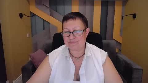 Snapshot of barbaraturners chatting on December 9, 2024, 4:01 am barbaraturners online show from December 9, 2024, 4:01 am