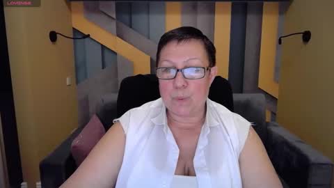 Snapshot of barbaraturners chatting on December 18, 2024, 9:08 pm barbaraturners online show from December 18, 2024, 9:08 pm