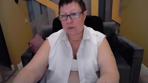 Snapshot of barbaraturners chatting on January 9, 2025, 1:39 am barbaraturners online show from January 9, 2025, 1:39 am