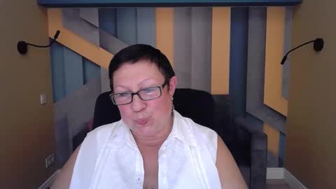 Snapshot of barbaraturners chatting on October 15, 2025, 7:36 pm barbaraturners online show from October 15, 2025, 7:36 pm