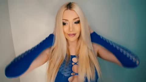 Snapshot of barbi_bentley chatting on October 19, 2025, 7:42 am Barbi Bentley online show from October 19, 2025, 7:42 am