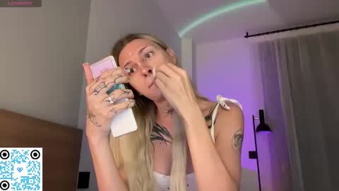 Snapshot of barbie_bi chatting on November 10, 2025, 6:40 pm My name is Molly. Please say hello I like talking to you. If you have any wishes or obscene desires please use the tip menu online show from November 10, 2025, 6:40 pm