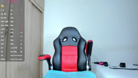 Nicolle  online show from December 15, 2025, 4:06 am