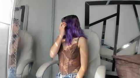 Snapshot of barbieambarx chatting on November 5, 2025, 1:44 pm Barbie online show from November 5, 2025, 1:44 pm