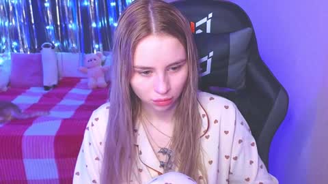 Snapshot of barbieee_doll chatting on December 30, 2024, 8:10 am Eva online show from December 30, 2024, 8:10 am