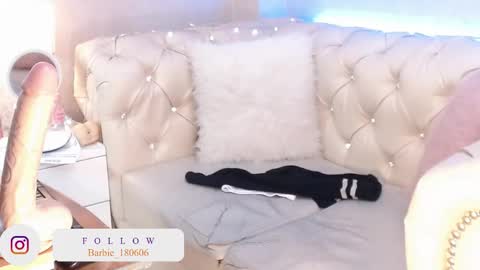 barbiefox_ online show from September 12, 2025, 4:18 pm